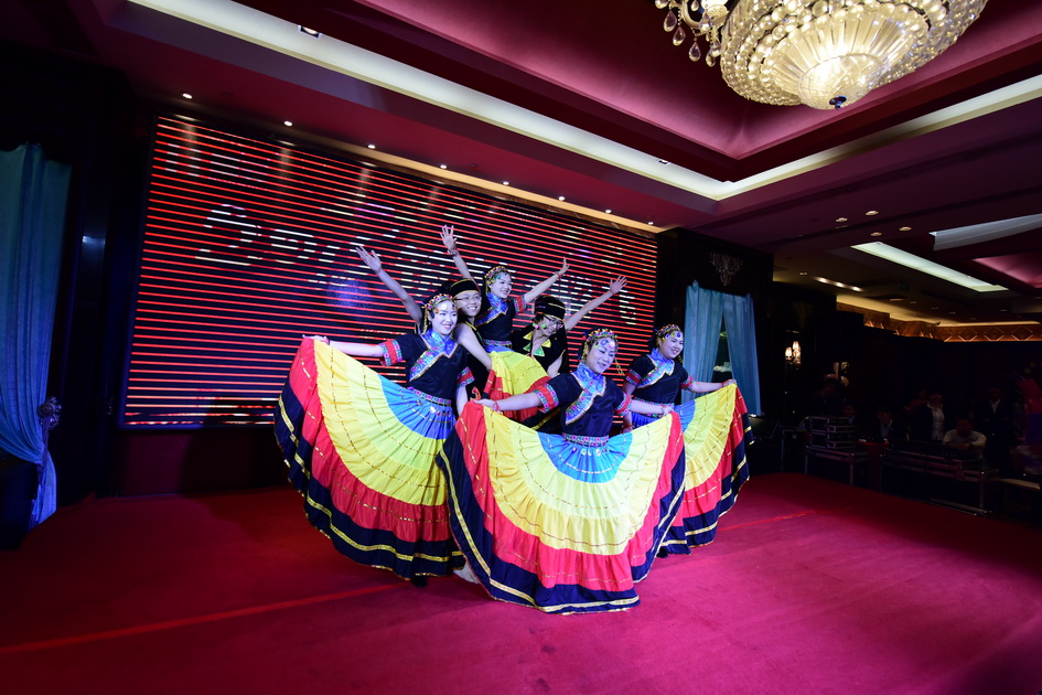 舞蹈《七月火把节》